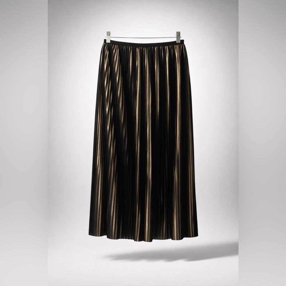 Black‎ & Gold Metallic Pleated Skirts- Urban Outfitters-NWOT